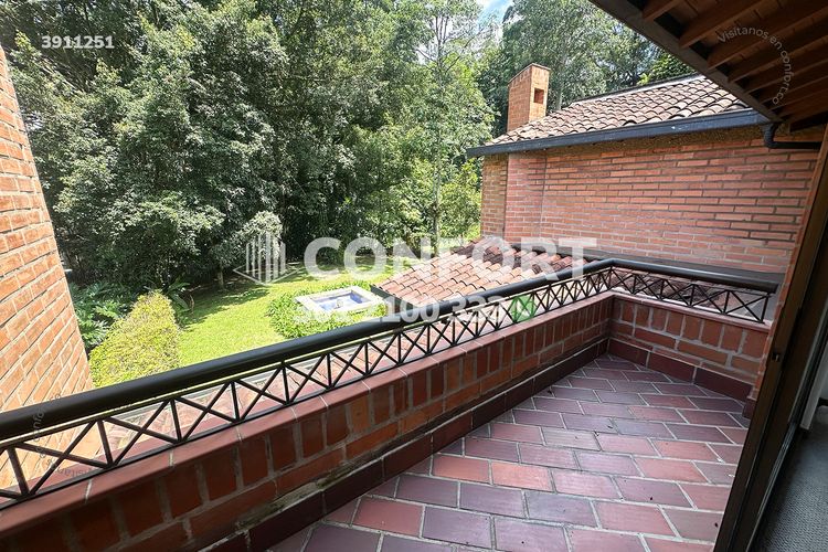 Casa de 5 alcobas en arriendo en San Lucas, Medellín, 330 m² · foto 22 de 24