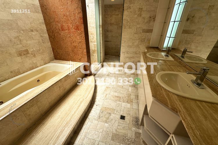 Casa de 5 alcobas en arriendo en San Lucas, Medellín, 330 m² · foto 23 de 24