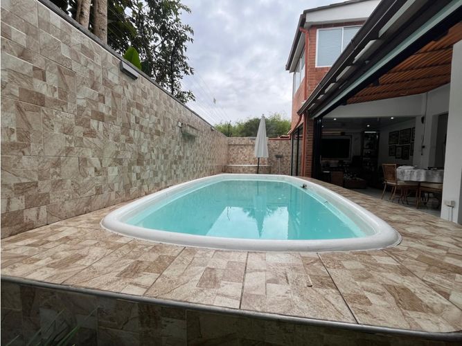 Casa de 6 alcobas en venta en Ciudad Country, Jamundí, 253 m² · foto 9 de 24