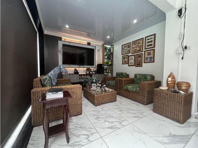 Casa de 6 alcobas en venta en Ciudad Country, Jamundí, 253 m² · foto 11 de 24