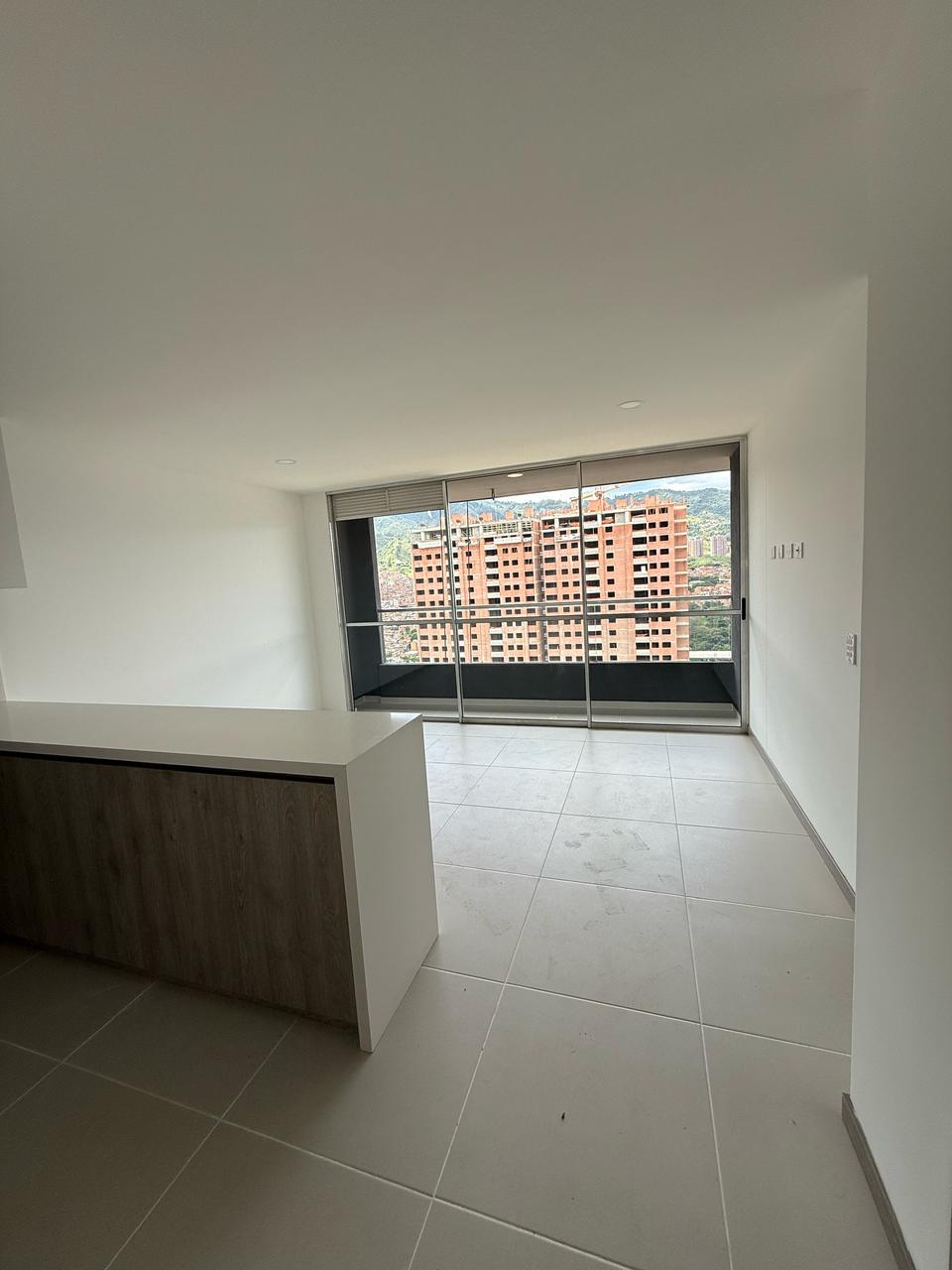 Apartamento en venta en Zona Industrial No. 1, Itagüí · foto 3 de 22
