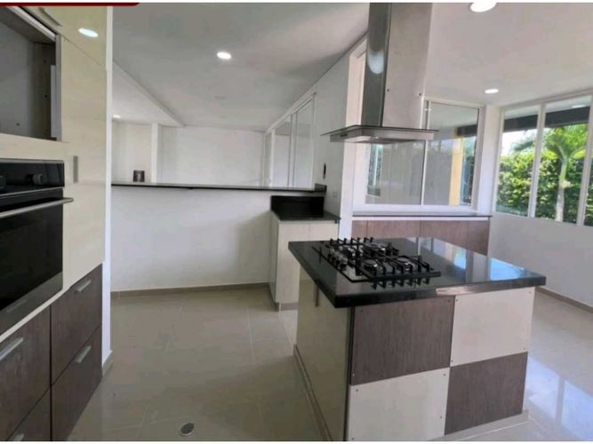 Casa de 4 alcobas en venta en El Castillo, Jamundí, 150 m² · foto 4 de 24