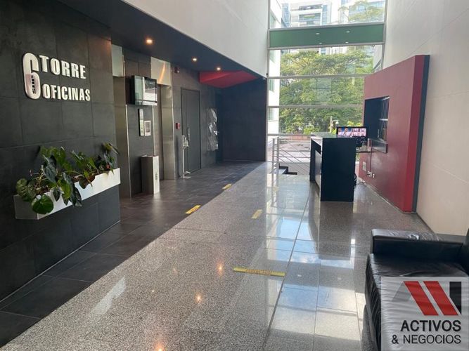 Oficina en arriendo en Los Balsos, Medellín, 60 m² · foto 2 de 13