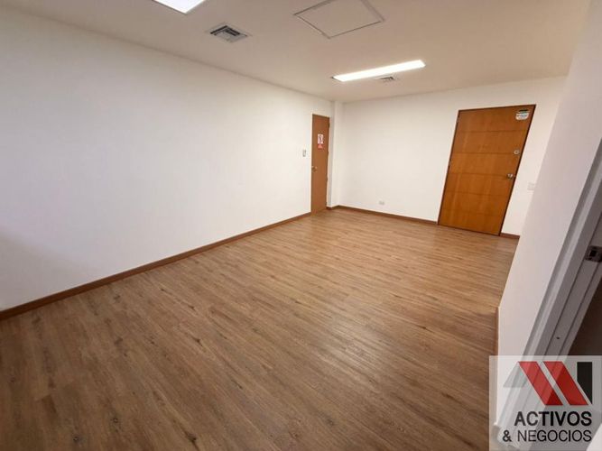 Oficina en arriendo en Los Balsos, Medellín, 60 m² · foto 4 de 13