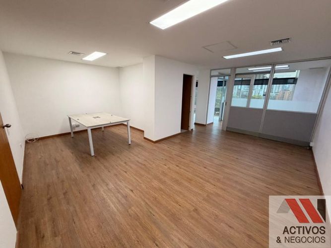 Oficina en arriendo en Los Balsos, Medellín, 60 m² · foto 5 de 13