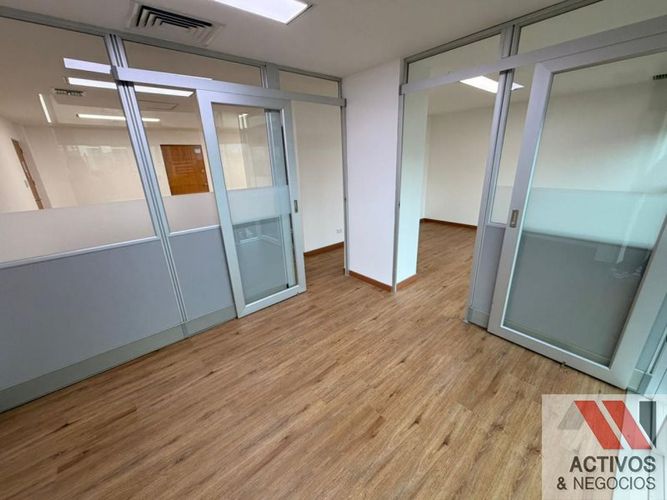 Oficina en arriendo en Los Balsos, Medellín, 60 m² · foto 6 de 13