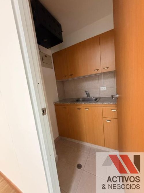 Oficina en arriendo en Los Balsos, Medellín, 60 m² · foto 10 de 13