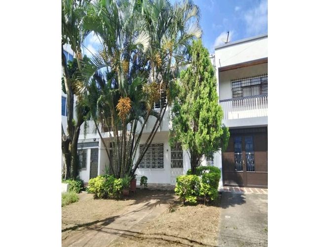 Casa de 6 alcobas en venta en Nueva Granada, Cali, 244 m² · foto 2 de 24