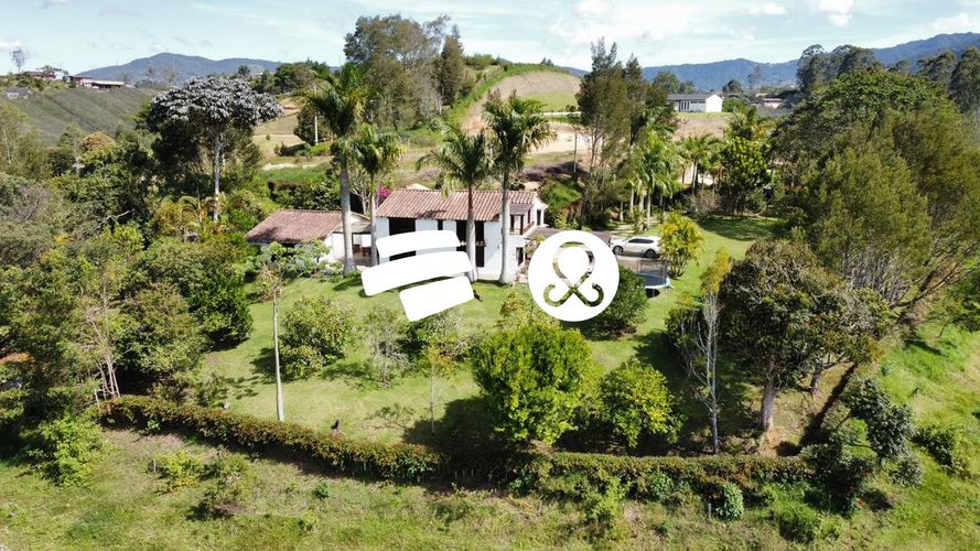 Finca en venta en El Carmen De Viboral, El Carmen de Viboral, 3400 m² · foto 2 de 23