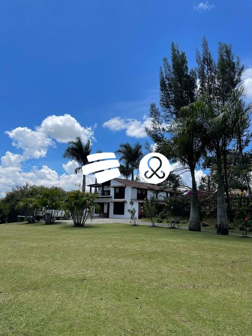 Finca en venta en El Carmen De Viboral, El Carmen de Viboral, 3400 m² · foto 3 de 23