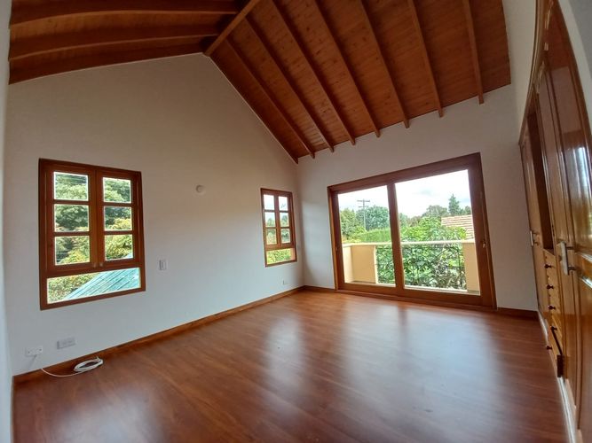 Casa de 4 alcobas en arriendo en Hatogrande, Sopó, 390 m² · foto 13 de 21