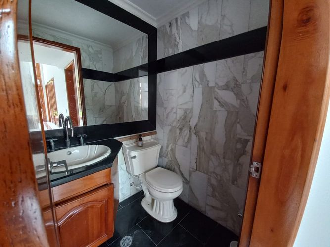 Casa de 4 alcobas en arriendo en Hatogrande, Sopó, 390 m² · foto 17 de 21