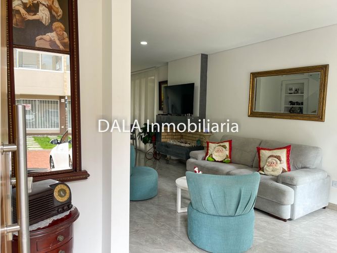 Casa en venta en Tiquiza, Chía · foto 2 de 24