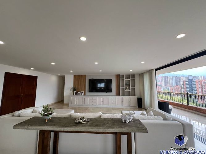 Apartamento de 3 alcobas en venta en La Frontera, Medellín, 300 m² · foto 18 de 19