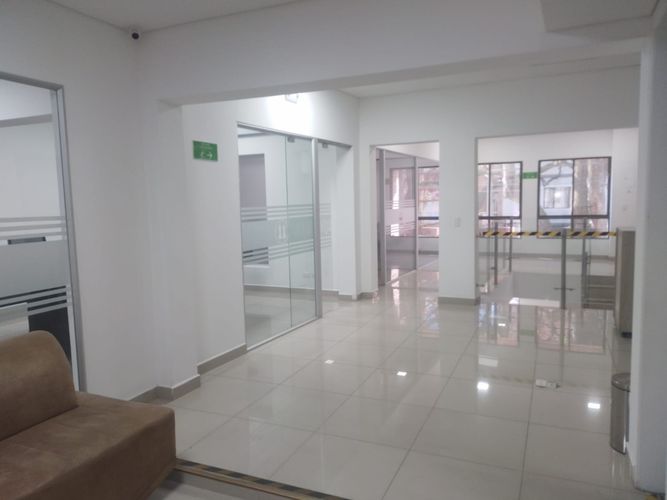 Oficina en arriendo en Laureles, Medellín, 700 m² · foto 2 de 12