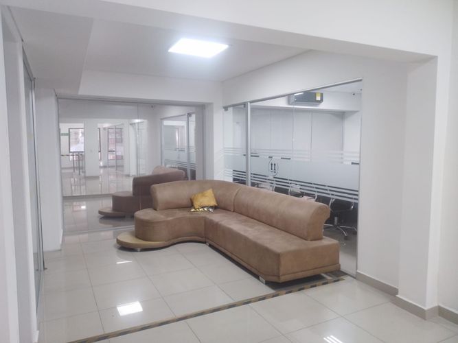 Oficina en arriendo en Laureles, Medellín, 700 m² · foto 3 de 12