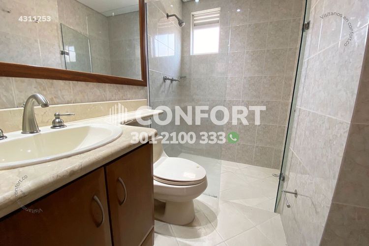 Apartamento de 3 alcobas en arriendo en Laureles, Medellín, 160 m² · foto 2 de 24