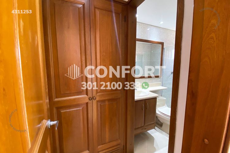 Apartamento de 3 alcobas en arriendo en Laureles, Medellín, 160 m² · foto 5 de 24