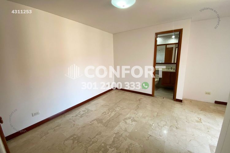 Apartamento de 3 alcobas en arriendo en Laureles, Medellín, 160 m² · foto 9 de 24