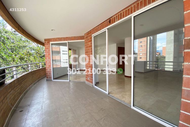 Apartamento de 3 alcobas en arriendo en Laureles, Medellín, 160 m² · foto 10 de 24
