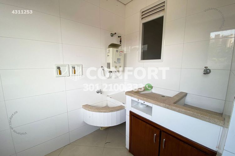 Apartamento de 3 alcobas en arriendo en Laureles, Medellín, 160 m² · foto 14 de 24