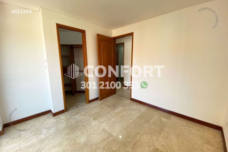 Apartamento de 3 alcobas en arriendo en Laureles, Medellín, 160 m² · foto 17 de 24