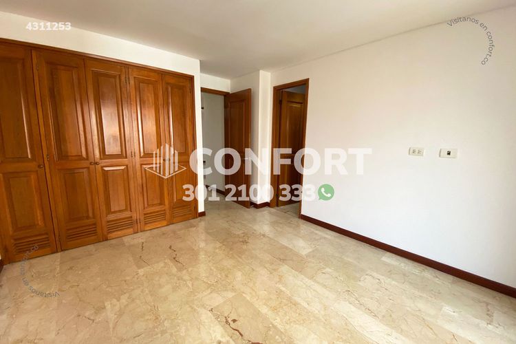 Apartamento de 3 alcobas en arriendo en Laureles, Medellín, 160 m² · foto 20 de 24
