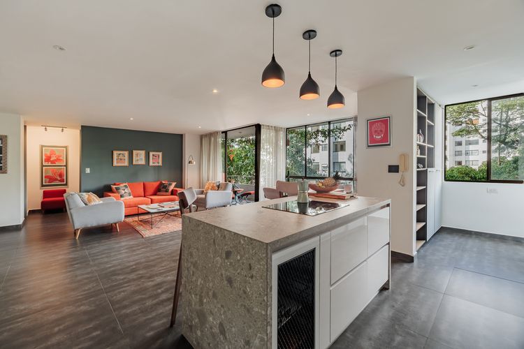 Apartamento de 2 alcobas en venta en El Poblado, Medellín, 122 m² · foto 8 de 23