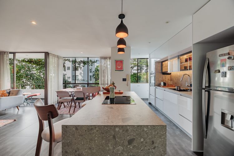 Apartamento de 2 alcobas en venta en El Poblado, Medellín, 122 m² · foto 3 de 23