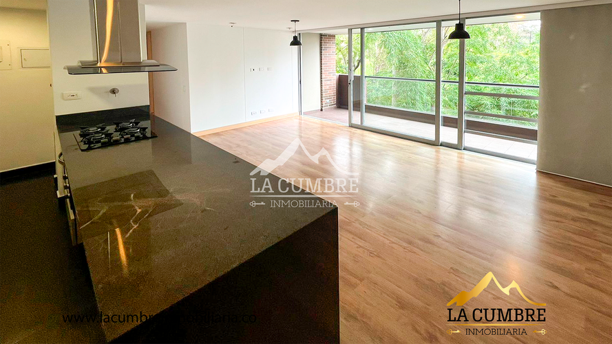 Apartamento de 3 alcobas en arriendo en Los Balsos, Medellín, 90 m² · foto 2 de 12