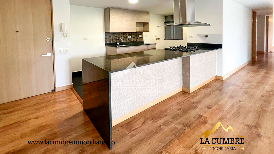Apartamento de 3 alcobas en arriendo en Los Balsos, Medellín, 90 m² · foto 3 de 12