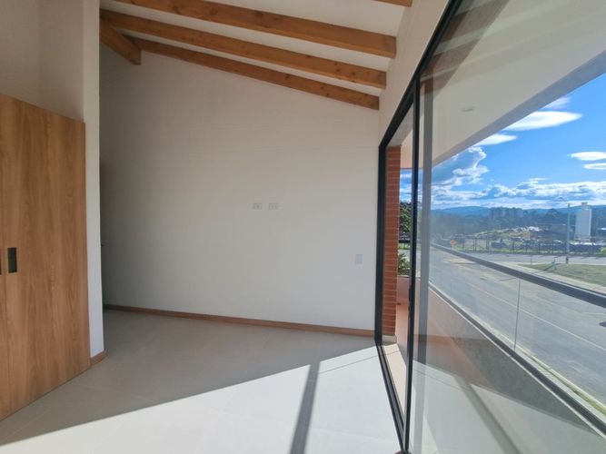 Casa de 4 alcobas en venta en Ub. Serranias, Rionegro, 186 m² · foto 5 de 20
