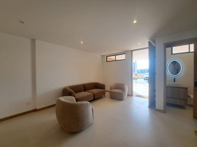 Casa de 4 alcobas en venta en Ub. Serranias, Rionegro, 186 m² · foto 10 de 20