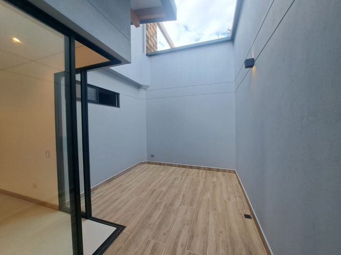 Casa de 4 alcobas en venta en Ub. Serranias, Rionegro, 186 m² · foto 16 de 20