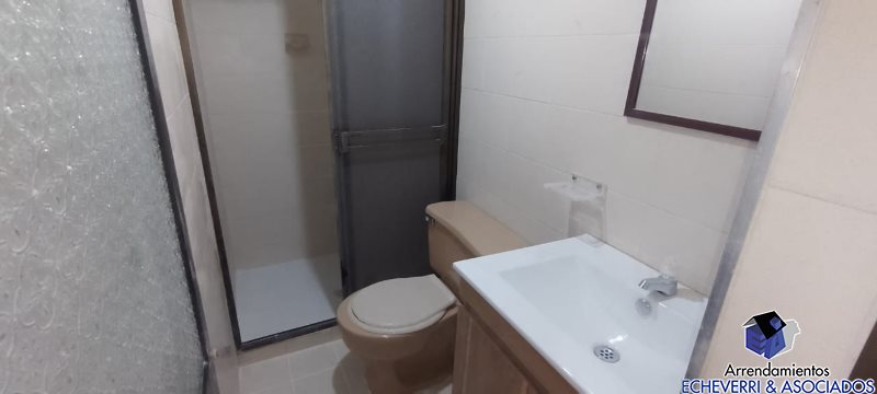 Casa de 3 alcobas en venta en El Trianon, Envigado, 140 m² · foto 2 de 15