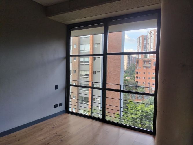 Apartamento de 2 alcobas en arriendo en El Poblado, Medellín, 140 m² · foto 1 de 16