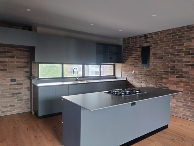 Apartamento de 2 alcobas en arriendo en El Poblado, Medellín, 140 m² · foto 3 de 16