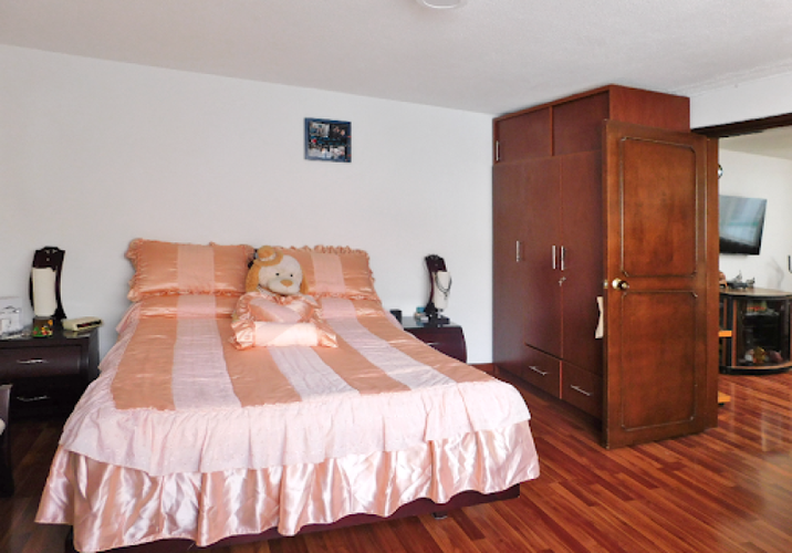 Casa de 6 alcobas en venta en 20 De Julio, Bogotá, 234 m² · foto 16 de 24