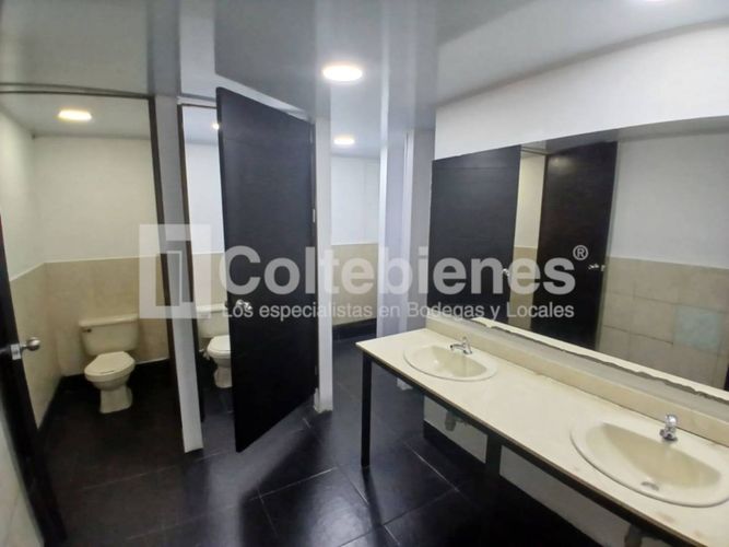 Oficina en venta en El Poblado, Medellín, 508 m² · foto 17 de 21