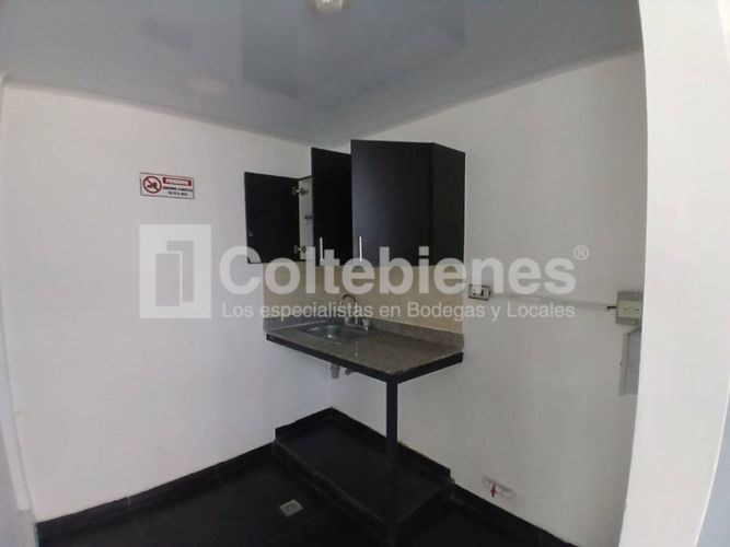 Oficina en venta en El Poblado, Medellín, 508 m² · foto 19 de 21