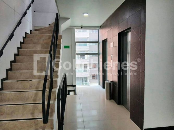 Oficina en arriendo en El Poblado, Medellín, 505 m² · foto 9 de 9