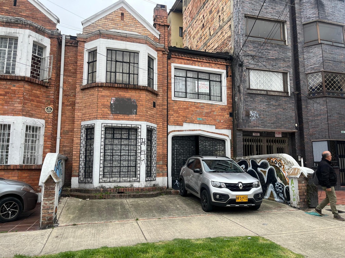 Casa en venta en Teusaquillo, Bogotá · foto 2 de 24