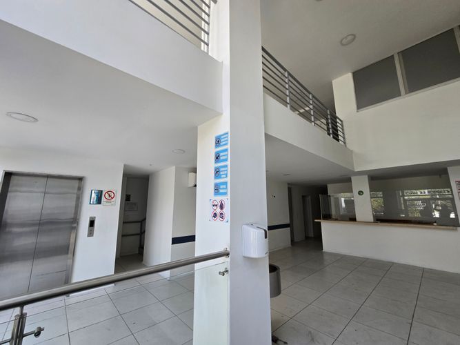 Edificio en venta en Laureles, Medellín, 1605 m² · foto 7 de 24