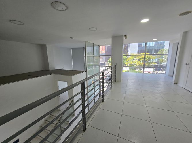 Edificio en venta en Laureles, Medellín, 1605 m² · foto 12 de 24