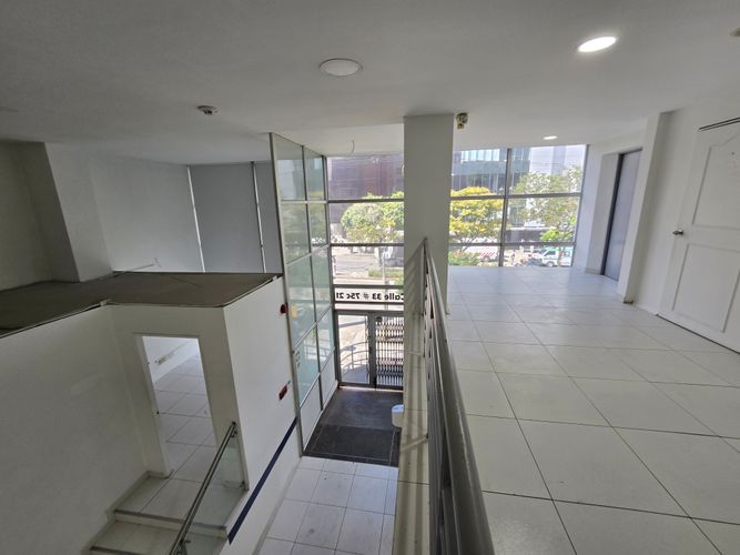 Edificio en venta en Laureles, Medellín, 1605 m² · foto 14 de 24
