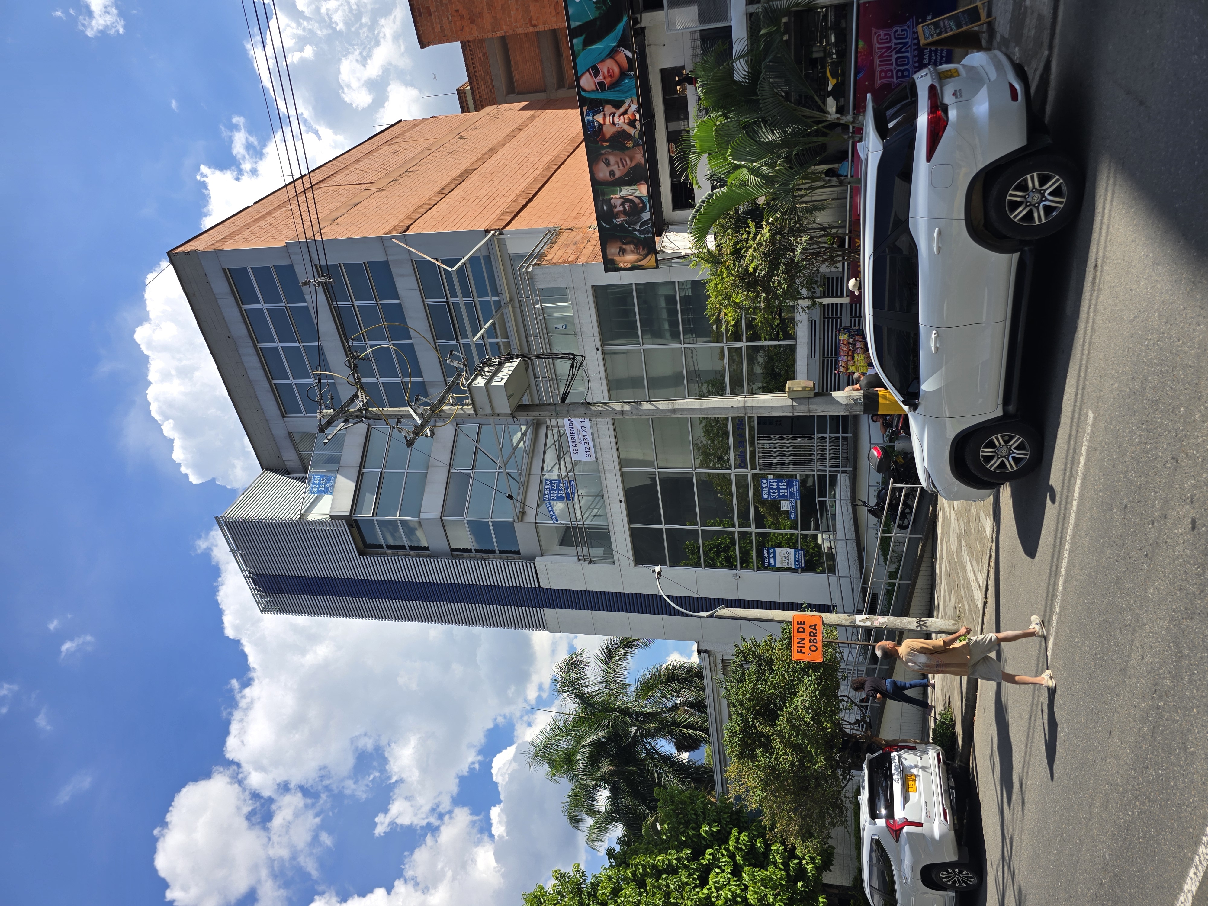 Building in Laureles (1605 m²) for Sale - 2