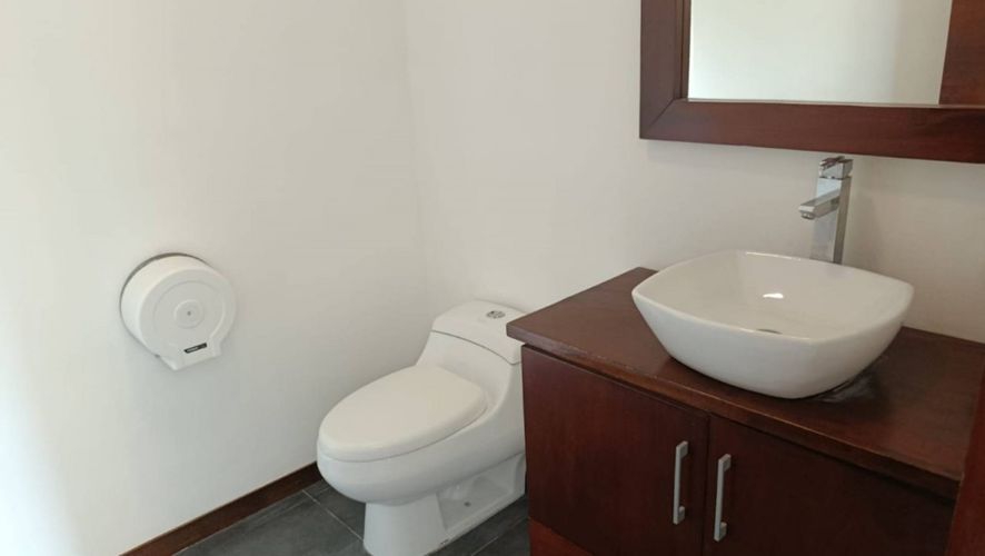 Local en arriendo en Milla De Oro, Medellín, 203 m² · foto 19 de 20