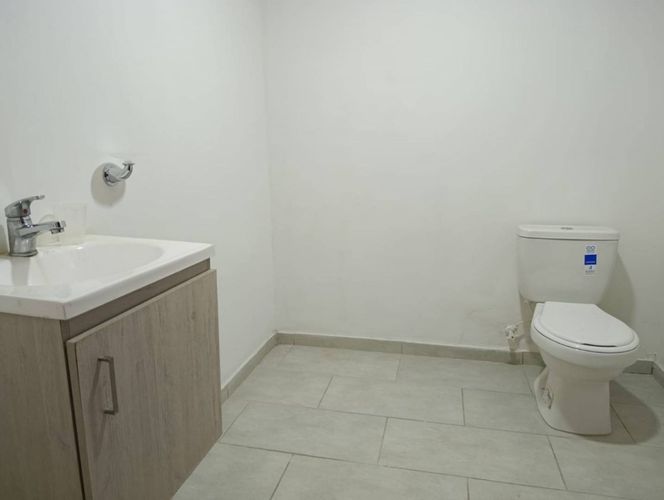 Local en arriendo en Patio Bonito, Medellín, 36 m² · foto 5 de 7