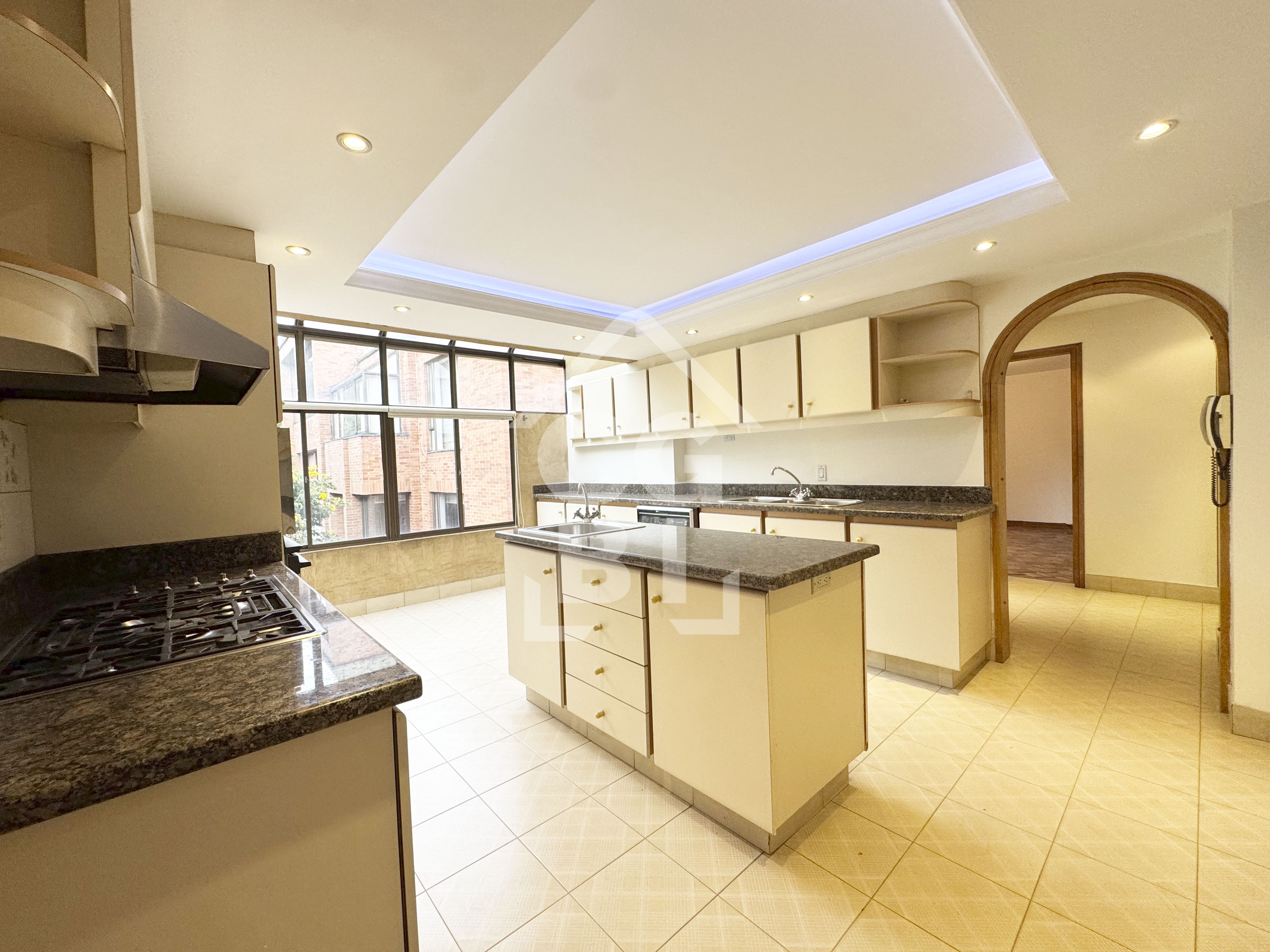 Apartamento en venta en Cerros De Suba, Bogotá · foto 11 de 24