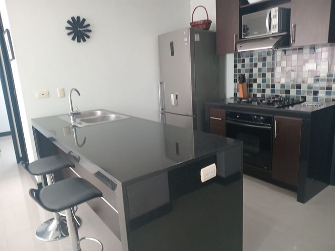 Apartamento de 2 alcobas en arriendo en El Poblado, Medellín, 78 m² · foto 8 de 16